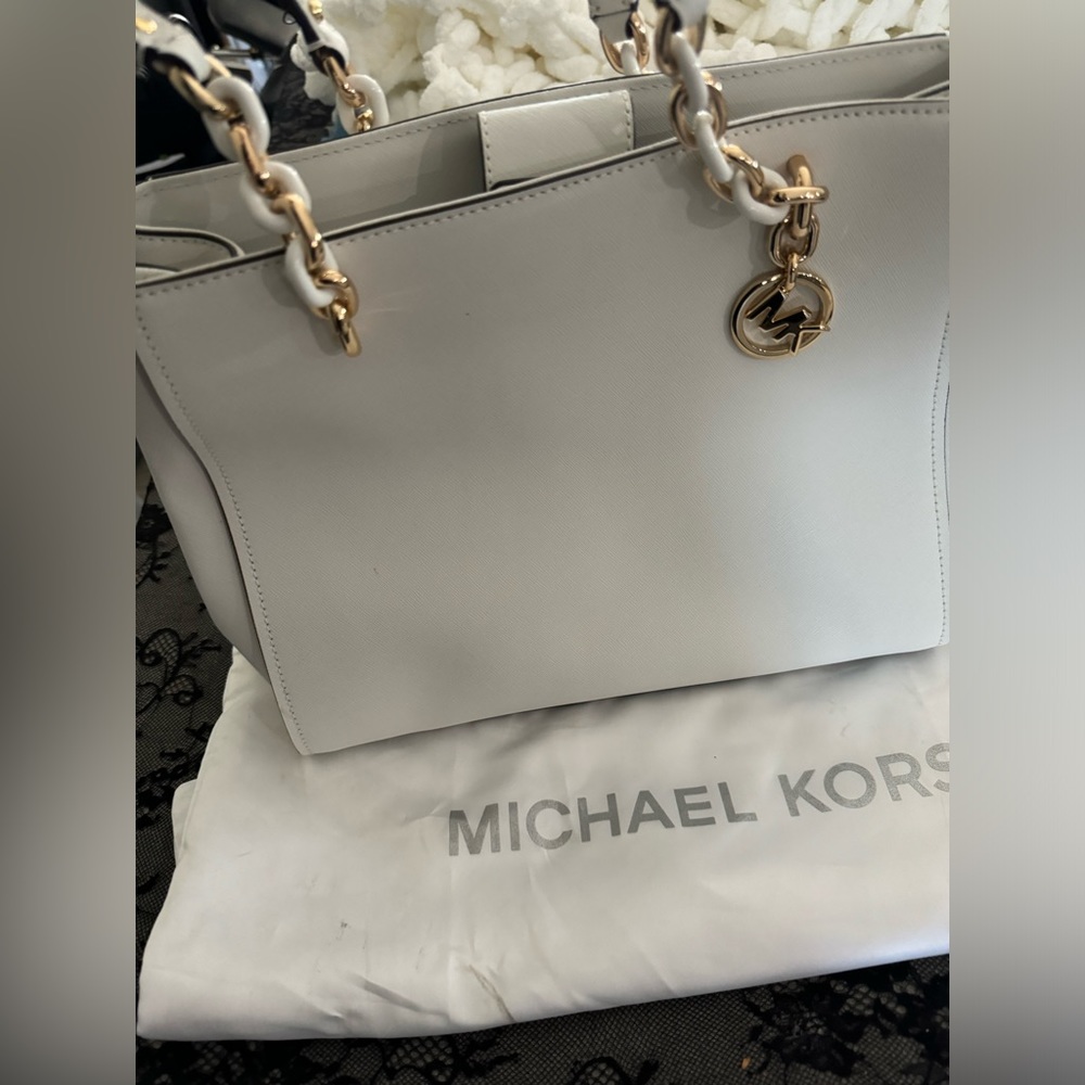 Michael Kors purse